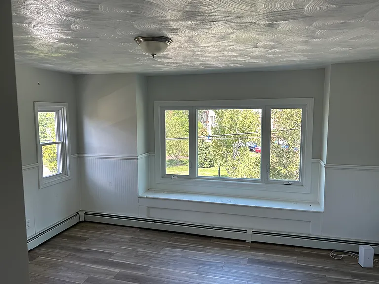 320-322 Eaton St #2 — Photo 8