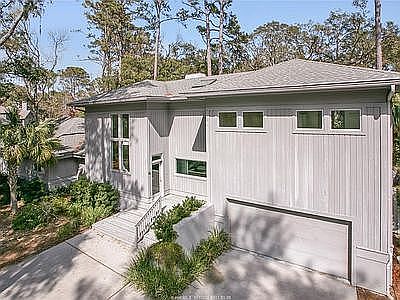 1st image of 28 Plantation Dr