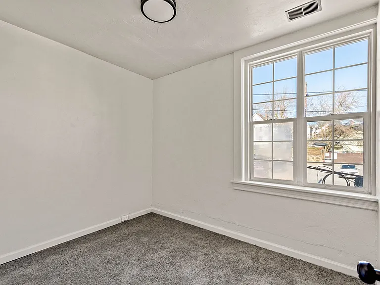 Gladden Building — Photo 7
