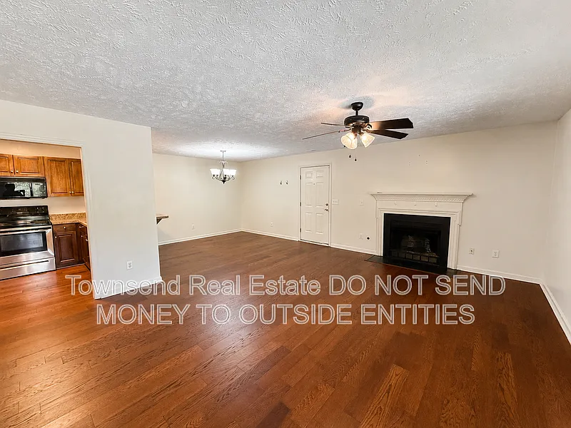 2 bed, 2.0 bath, 1200 sqft, $1,345 — Photo 2