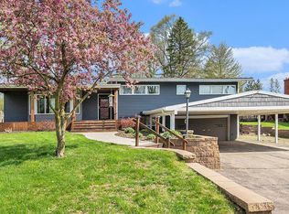 1434 Petts Rd, Fenton, MI 48430