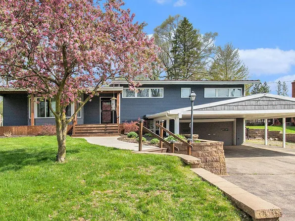 1434 Petts Rd, Fenton, MI 48430