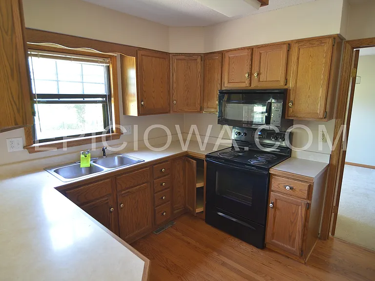 372 Willshire Ct NE — Photo 8