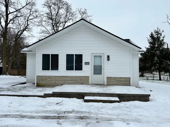 2514 Barton Rd, Commerce Township, MI 48382