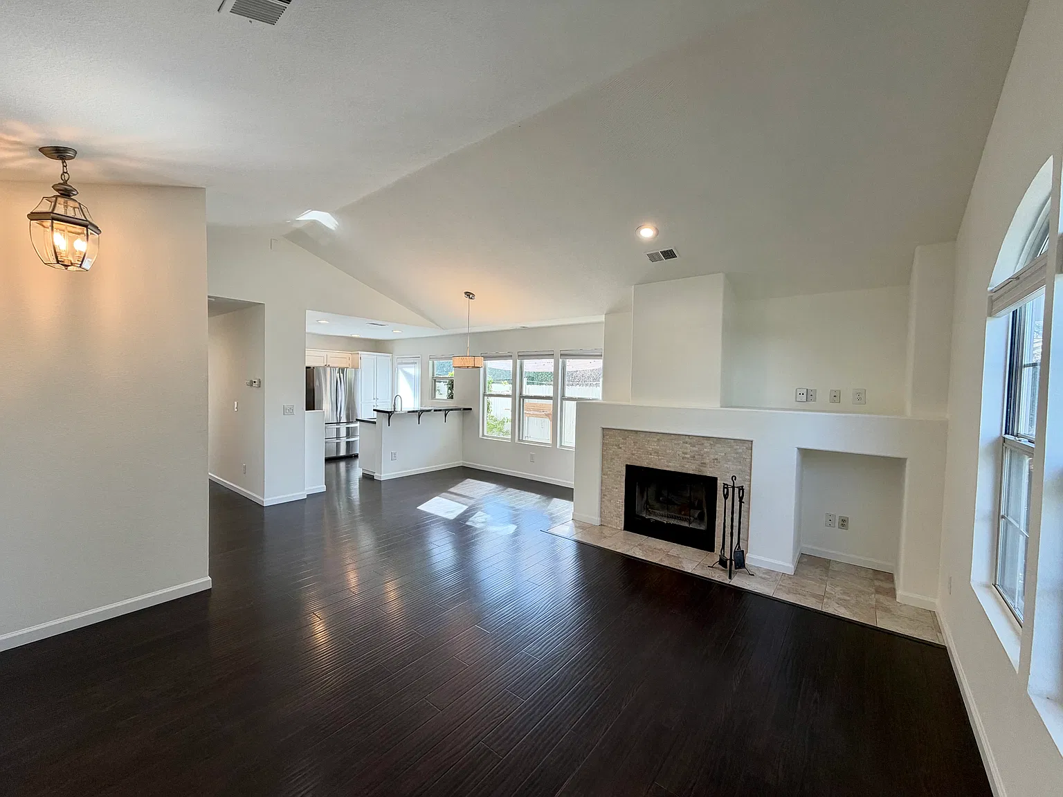 2 bed, 1020 sqft, $2,795 — Photo 3