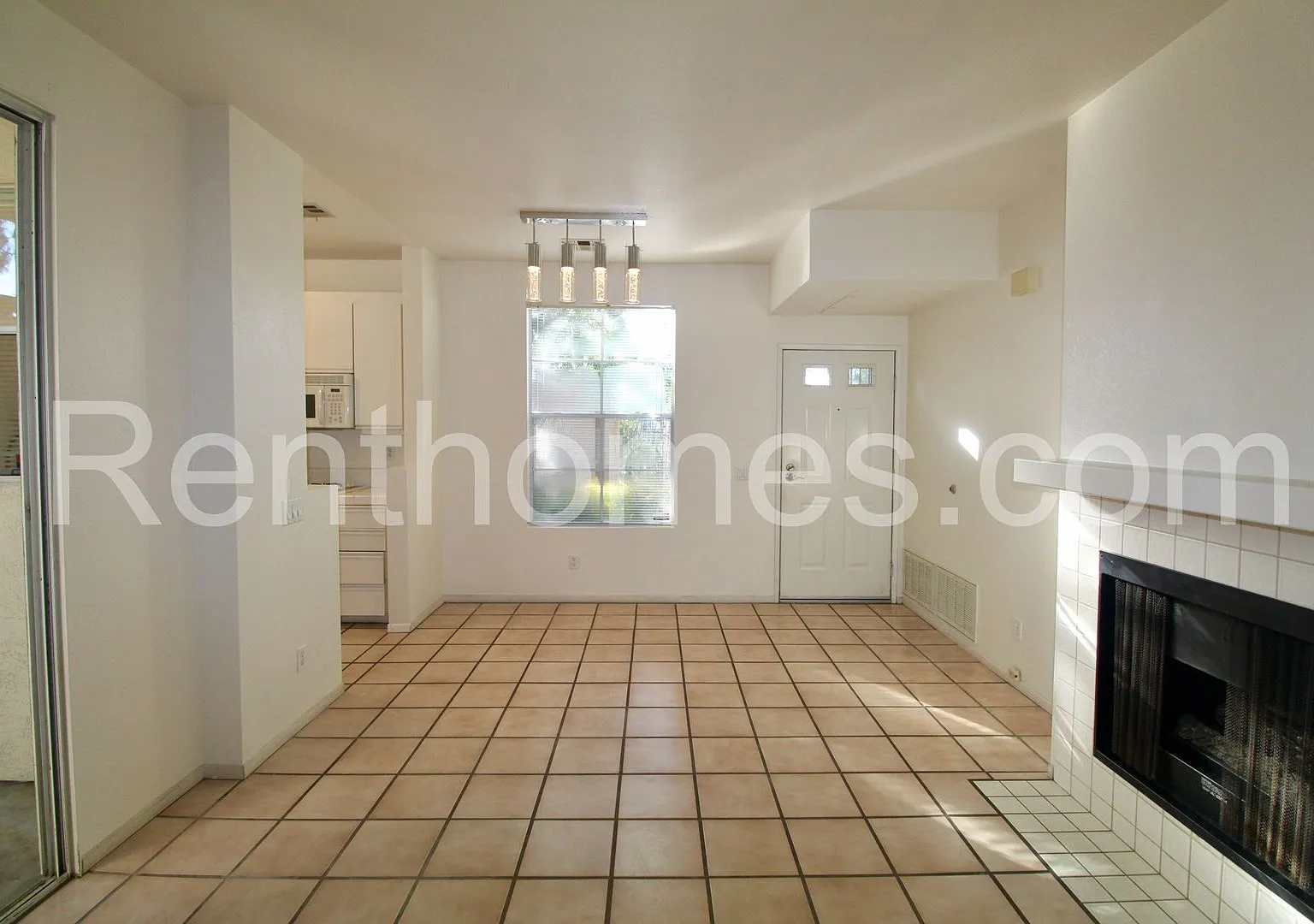 Sabre Springs, 10921 Sabre Hill Dr #373, -AC, Fireplace, Comm Pool / 2 Spas and Fitness Room. — Photo 4
