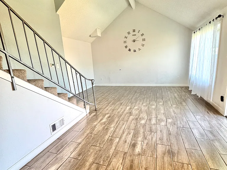 1601 London Cir — Photo 10