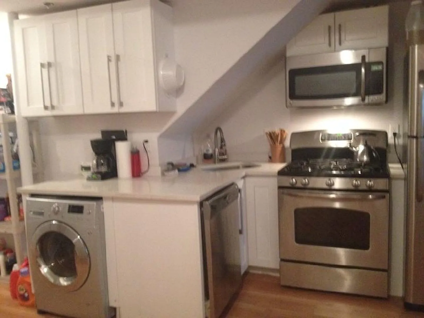 Central Heat/AC, In-Unit Washer and Dryer, Eat-in Kitchen, Stainless Steel Kitchen Appliances — Photo 1