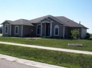 1501 Dover Dr, Saint Joseph, IL 61873