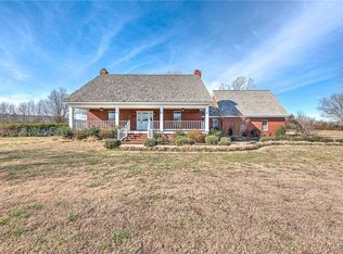 819 N Center St, Elkins, AR 72727