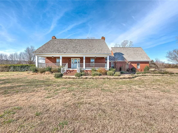 819 N Center St, Elkins, AR 72727