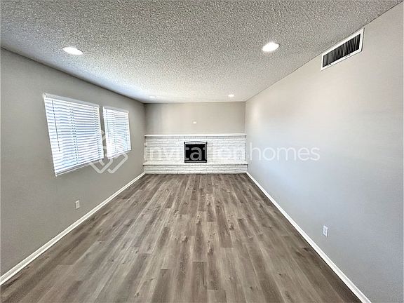 4th image of 8652 W Glenrosa Ave
