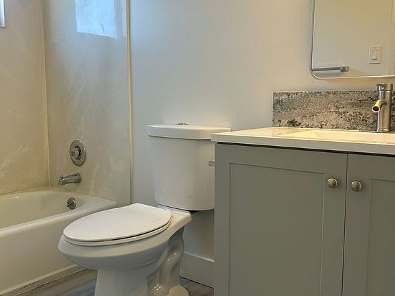 3rd image of 224 Callan Ave APT 5
