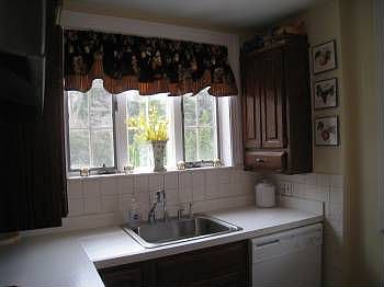 3rd image of 37 E Langhorne Ave