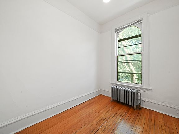 4th image of 2141 W Caton St #2