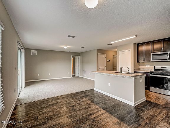 3rd image of 3055 GREYWOOD Lane