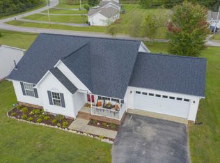 905 Creekview Dr, Columbia, TN 38401