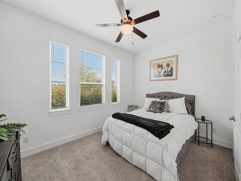 4512 Bartagrass Dr — Photo 12