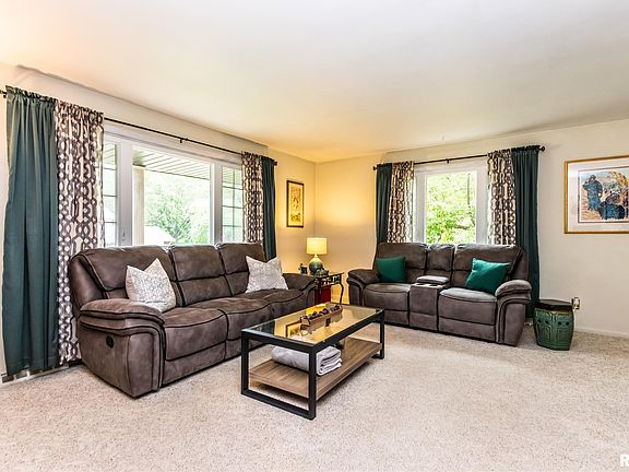 4th image of 1020 W Teton Dr
