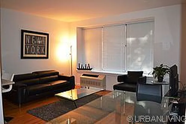 Sold by Urban Living | media 4