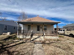 818 E 7th Ave, Hutchinson, KS 67501