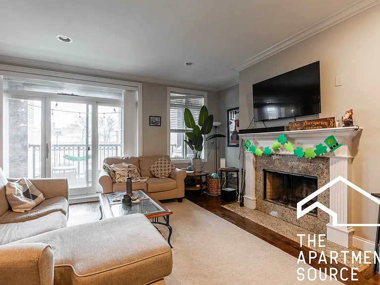 1136 W Diversey Pkwy #3 — Photo 20
