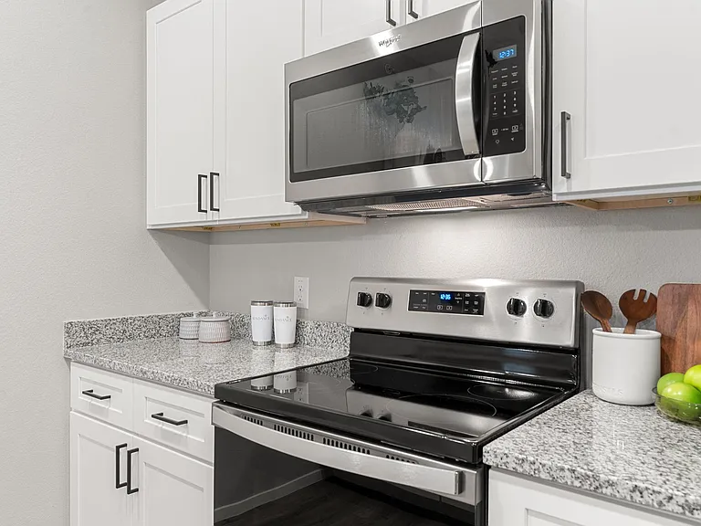 Pearson - 1 Bed / 1 Bath - 909-945 Sq.Ft.