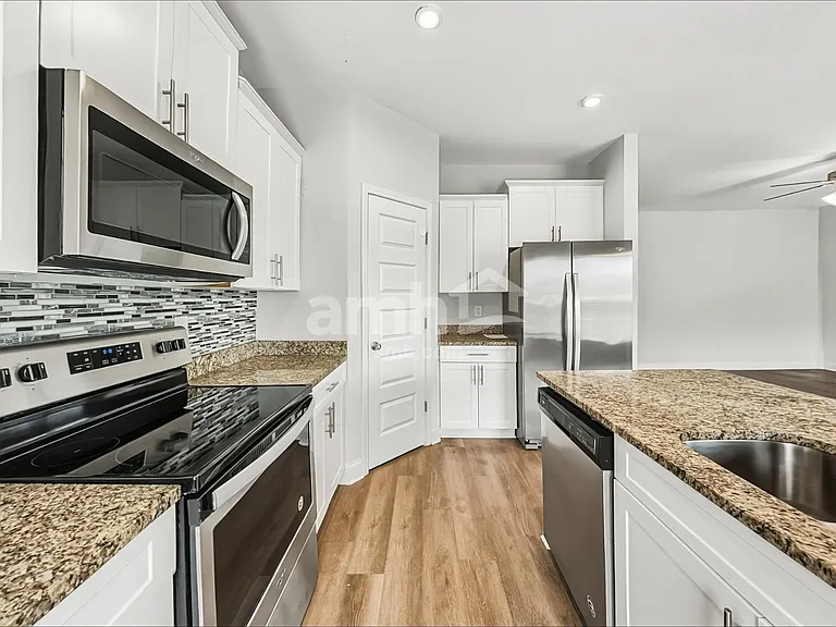 5022 Mountain Springs Rd — Photo 3