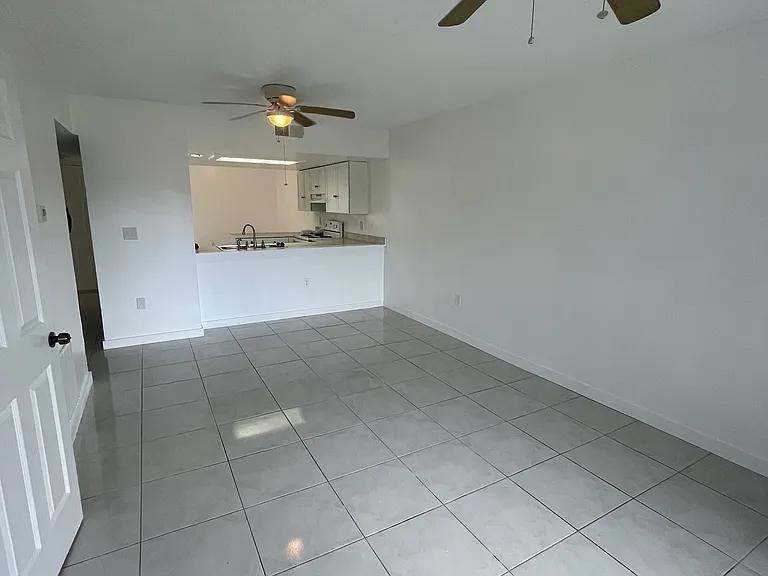 1011 Clearmont St NE #105 — Photo 15