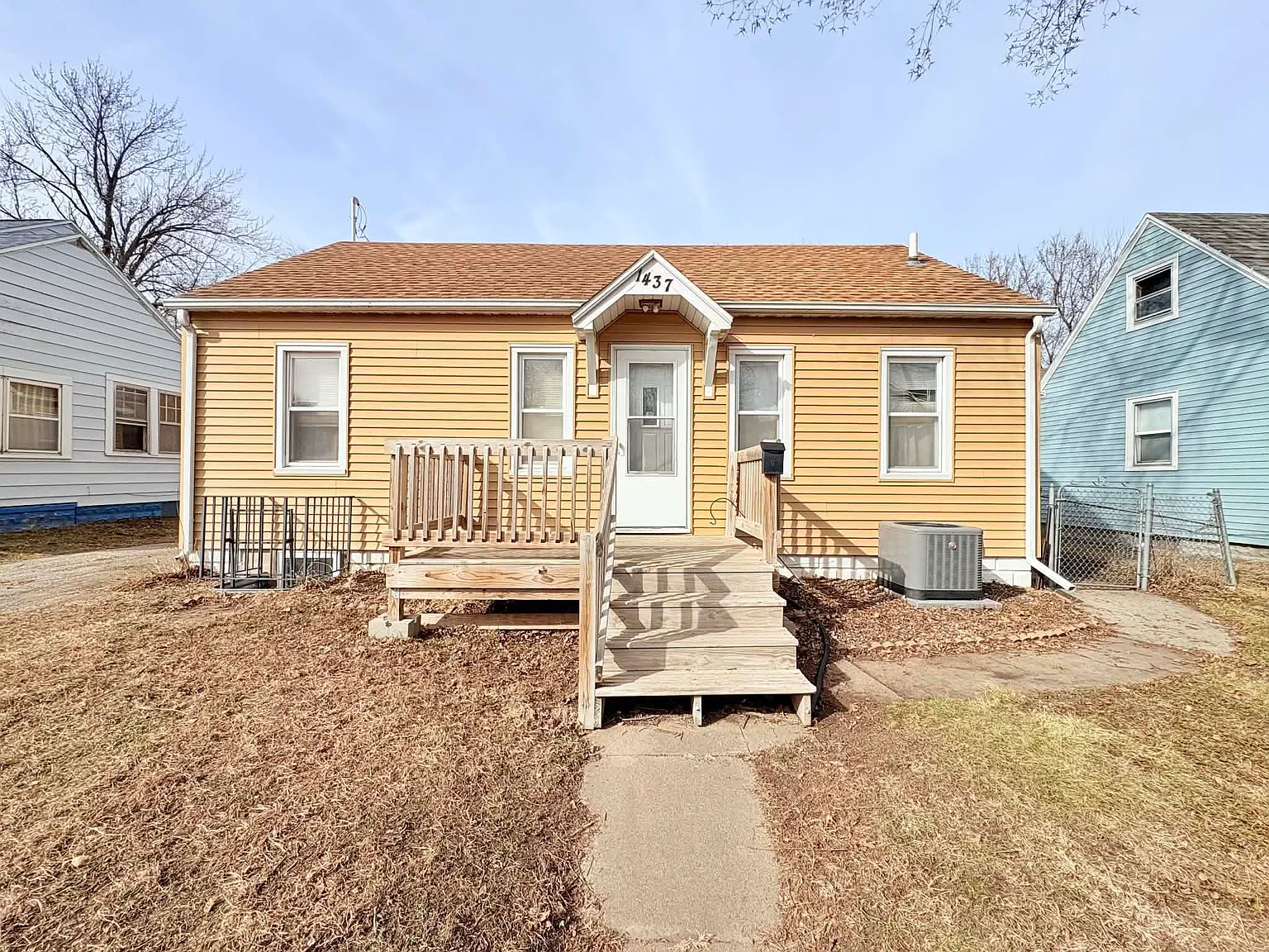 1437 Vine St photo 1