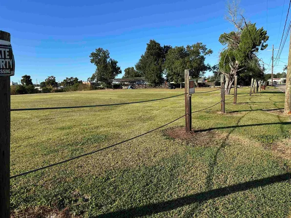 613-615 617 Saadi St, Houma, LA 70363