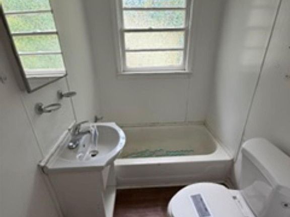 5th image of 729 W Georgia St