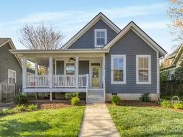 71 Bungalow Ln, Flat Rock, NC 28731