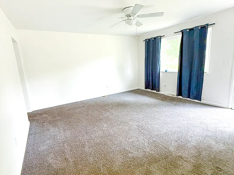 3825 Moore St — Photo 6