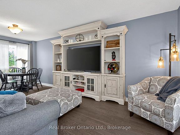 4th image of 94 Golden Meadow Rd