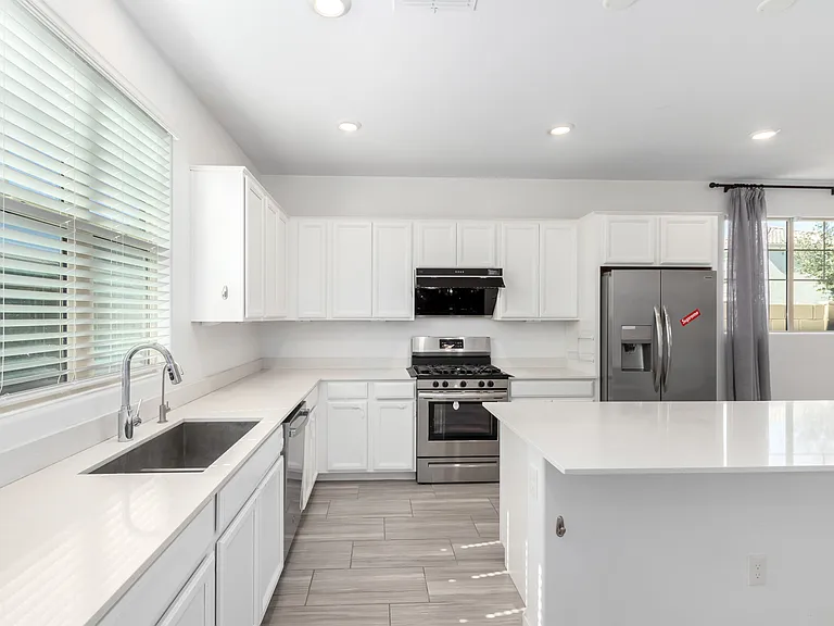 1131 E Marlin Dr — Photo 7