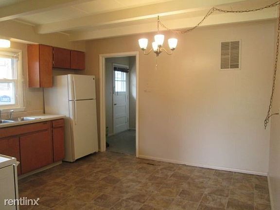 3rd image of 1624 S 14th St #17