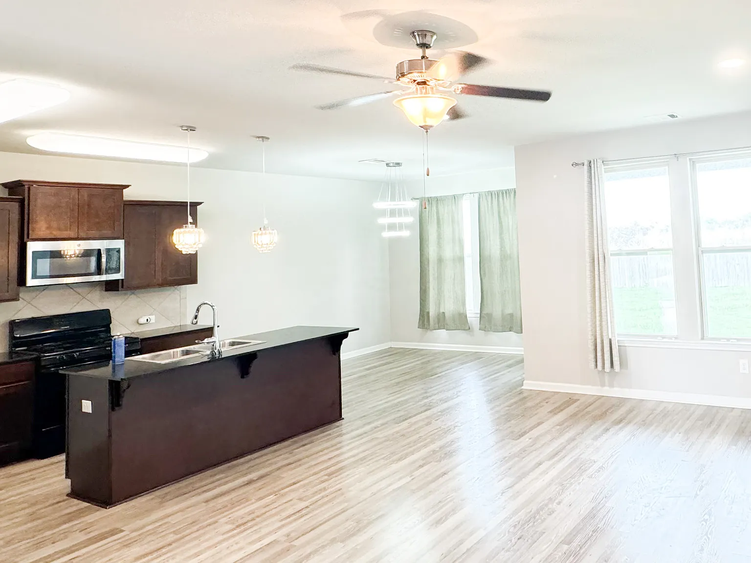 304 Agrarian Ave — Photo 2