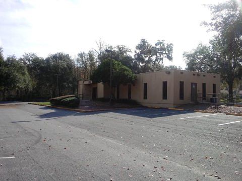 5th image of 2540 NE 35th St