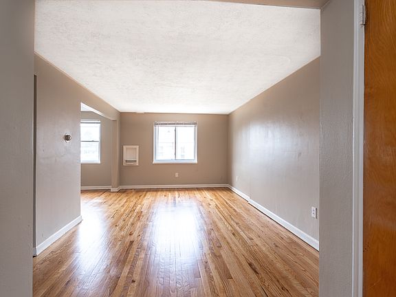 3rd image of 1017 S Broadview Blvd APT 5