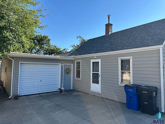 2nd image of 417 W 1st Ave