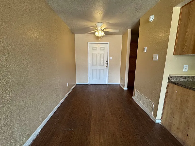 1210 Monroe Lp — Photo 29