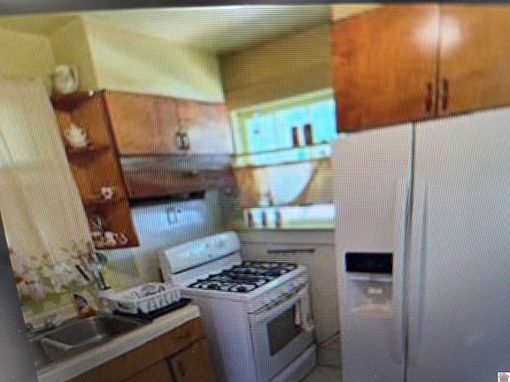 4th image of 2417 Barnett St