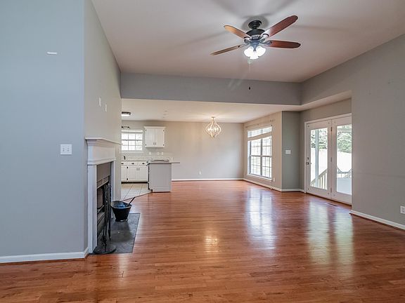 4th image of 342 Rolling Hills Dr