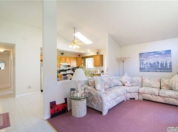 2nd image of 415 Glen Dr