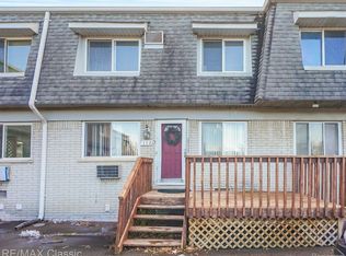 112 Ladd Rd, Walled Lake, MI 48390