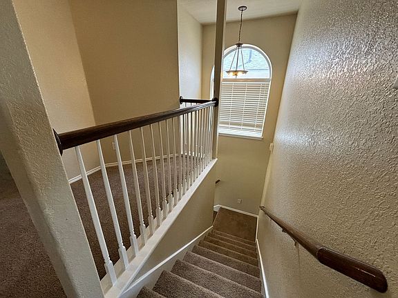4th image of 12119 Dawson Cir