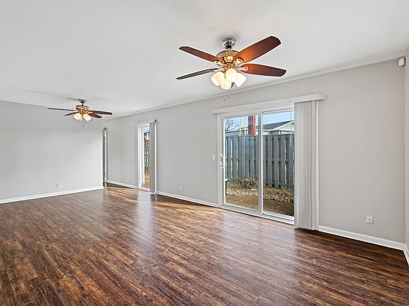 2nd image of 1900 Richard Jones Rd APT V10