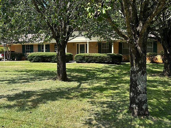 2nd image of 502 Valley Rd