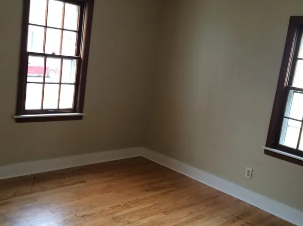 124 Schemmer St, Burlington, WI 53105